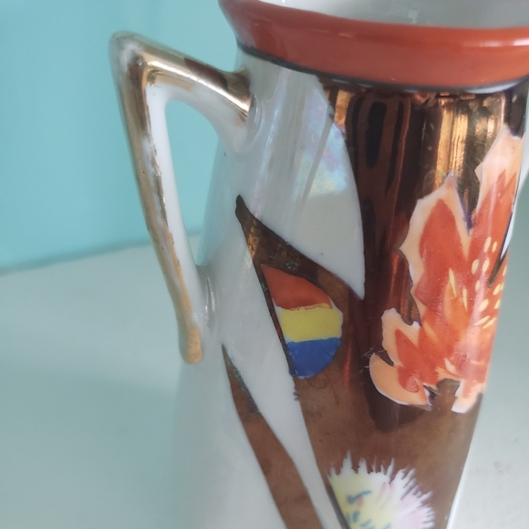 Gold Castle Hand Painted Vase - Picture 3 of 8